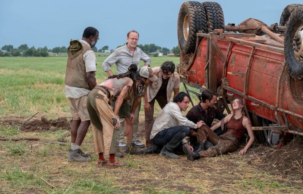 TWISTERS REVIEW: EXHILARTING BLOCKBUSTER FILMMAKING MAKES THIS THE STORM OF THE SUMMER AND WILL LEAVE YOU CHANTING “IF YOU FEEL IT! CHASE&nbsp;IT!